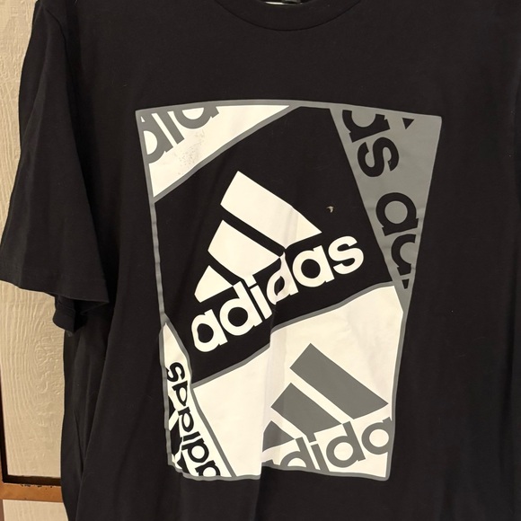Adidas T-Shirt size large. Short sleeve. Cotton. Excellent condition. - Picture 1 of 6